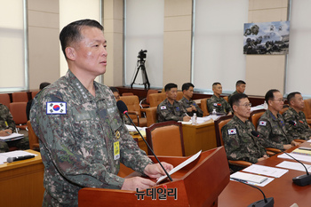 [포토] 국회서 업무보고 하는 강동길 해군 참모총장