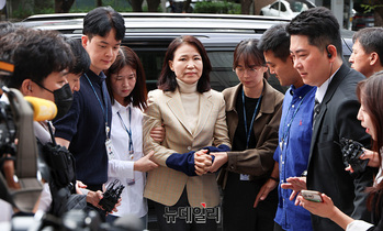 [포토] 체포적부심 출석하는 이진숙 전 방통위원장 