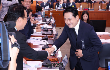 [포토] 상복 입은 장동혁 대표 