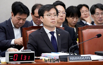 [포토] 국회 출석한 여한구 통상교섭본부장 