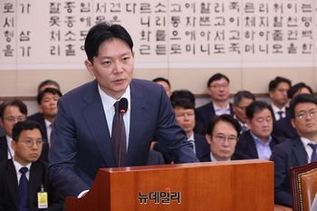 [포토] 국회 출석한 박상용 법무연수원 교수