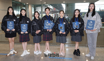 [포토] 러시아 국제발레콩쿠르 메달 석권한 국가대표 '금의환향'