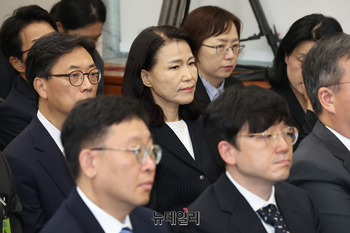[포토] 국정감사 출석한 이진숙 전 방통위 위원장