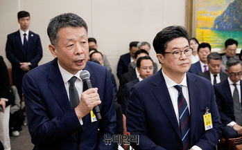 [포토] 증인출석한 김광일 홈플러스 대표이사 