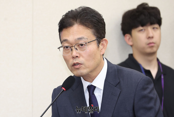 [포토] 답변하는 이상록 한국TV홈쇼핑 협회장