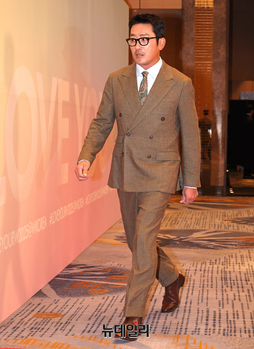 [포토] 행사 참석하는 하정우