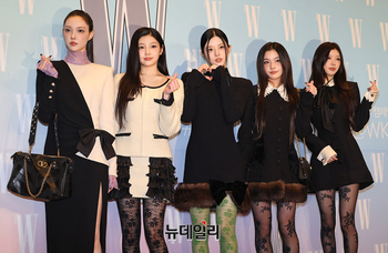 [포토] 유방암 인식 향상 캠페인 참석한 아일릿