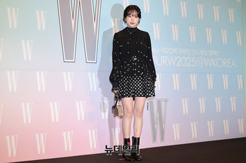 [포토] 조유리 '자선행사 왔어요'