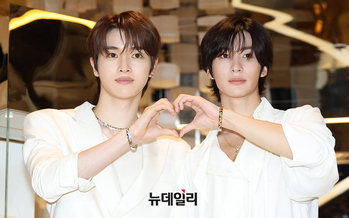 [영상] 팬몰고 등장한 라이즈 '성찬-앤톤'