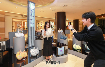 [포토] 현대百 40주년 기념 '현대, 예술이 된 시간' 개최