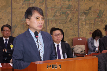 [포토] 국감 출석한 이찬구 한국정책방송원장 직무대리