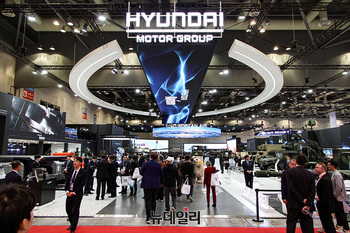 [포토] ADEX 2025 장비 선보이는 현대 그룹 