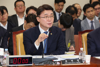 [포토] 답변하는 류제명 과학기술정보통신부 제2차관