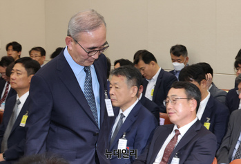 [포토] 지리로 돌아가는 김영섭 KT 대표이사