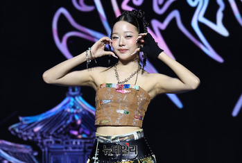 [영상] 신예 뷔뷔업 팬 '태국에서 왔어요'