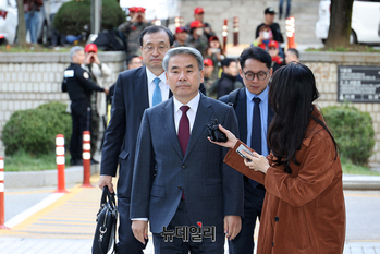 [포토] '채상병 수사외압' 의혹 이종섭 전 국방부 장관 영장심사 출석
