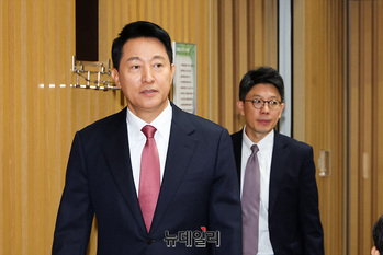 [포토] 국정감사 참석하는 오세훈 서울시장 