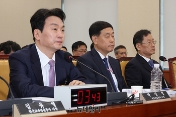 [포토] 답변하는 박장범 한국방송공사 사장