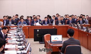 [포토] 국회 산업통상자원중소벤처기업위원회 국정감사