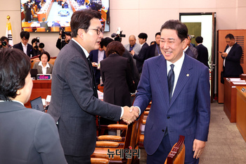 [포토] 법제사법위원회 국감장 찾은 김병기 원내대표