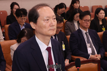 [포토] 선서 거부하는 이완규 전 법제처장