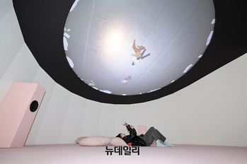 [포토] 우리의 몸에는 타인이 깃든다展 '안녕히 엉키기' 작품 체험