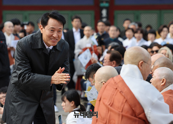[포토] 진관사 국행수륙재 참석한 오세훈 서울시장