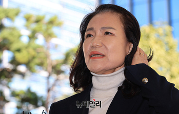 [포토] 영등포경찰서 출석한 이진숙 전 방통위원장