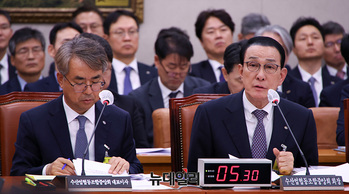 [포토] 농해수위 출석한 노동진 수협 회장 