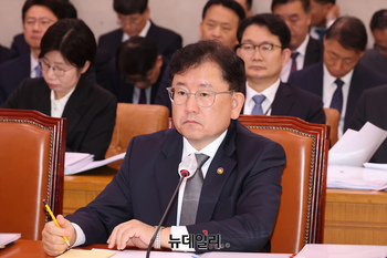 [포토] 국정감사 출석한 이승돈 농촌진흥청장