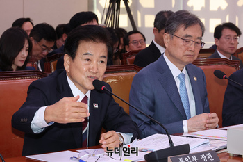 [포토] 외통위 국감 출석한 정동영 통일부 장관