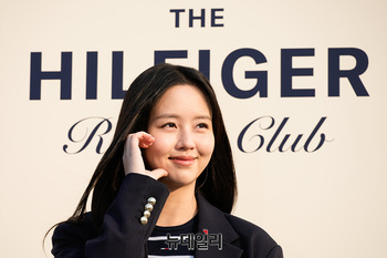 [영상] 김소현 '상큼한 볼하트'