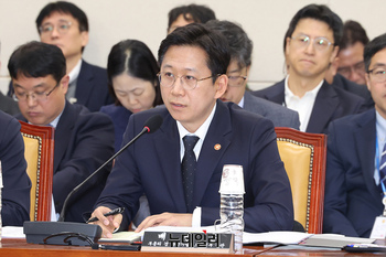 [포토] 답변하는 배경훈 과학기술정보통신부 장관