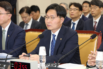 [포토] 국감 출석한 구혁채 과학기술정보통신부 1차관
