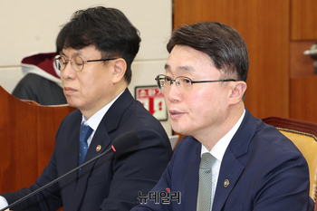 [포토] 답변하는 류제명 과학기술정보통신부 2차관