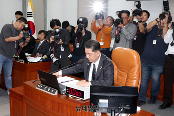 [포토] 의사진행 하는 김병기 국회 운영위원장