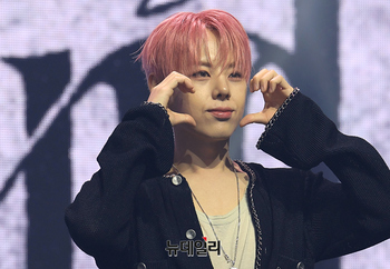 [영상] 위아이 장대현 '9개월 만에 컴백'