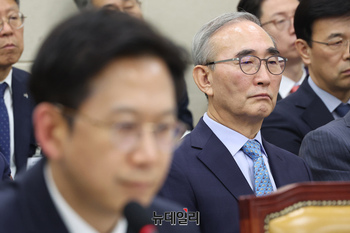 [포토] 국정감사 출석한 김영섭 KT 대표