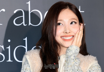 [영상] 트와이스 나연 "따뜻한 겨울 보내세요"