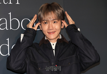 [영상] 백현, 팬몰고 청담동 등장