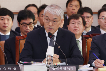 [포토] 종합감사서 답변하는 천대엽 법원행정처장