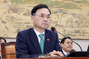 [포토] 국정감사 출석한 차정인 국가교육위원장