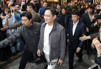 [포토] 삼성동 치킨회동 향하는 이재용 회장