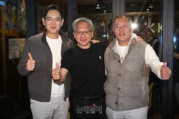 [포토] 삼성동 '깐부 회동' 마친 젠슨황-이재용-정의선