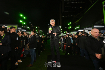 [포토] 지포스 25주년 행사 참석한 젠슨 황