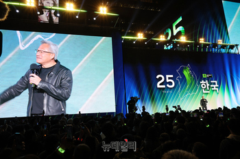 [포토] 코엑스광장에 등장한 젠슨황