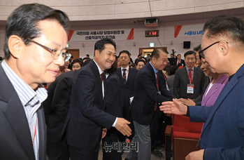 [포토] 악수나누는 장동혁-고동진