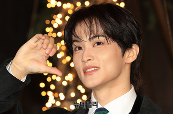 [영상] 팬 몰고 성수동 등장한 NCT 마크