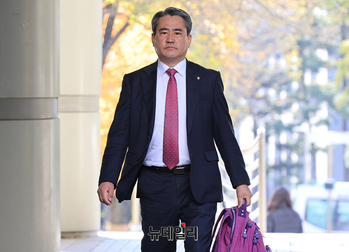 [포토] 내란우두머리 혐의 공판 출석하는 송진호 변호사