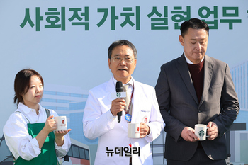 [포토] 인사말하는 이성우 고대안암병원 진료부원장